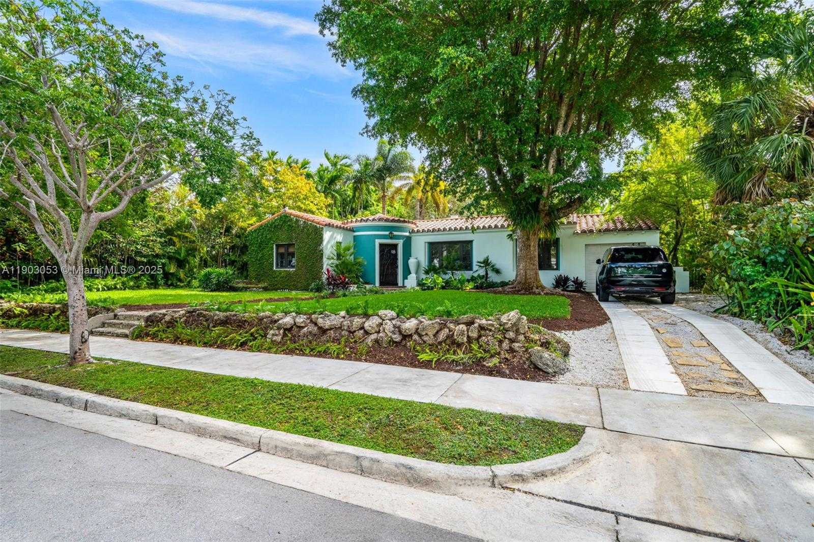 Small Image of 658 NORTH EAST 73RD ST, Miami Number 2