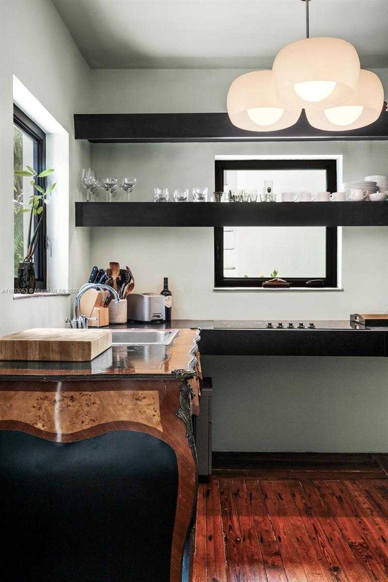 Small Image of 658 NORTH EAST 73RD ST, Miami Number 22