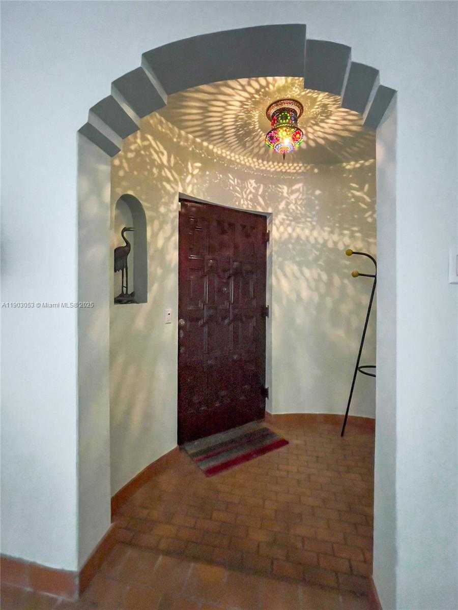 Small Image of 658 NORTH EAST 73RD ST, Miami Number 25