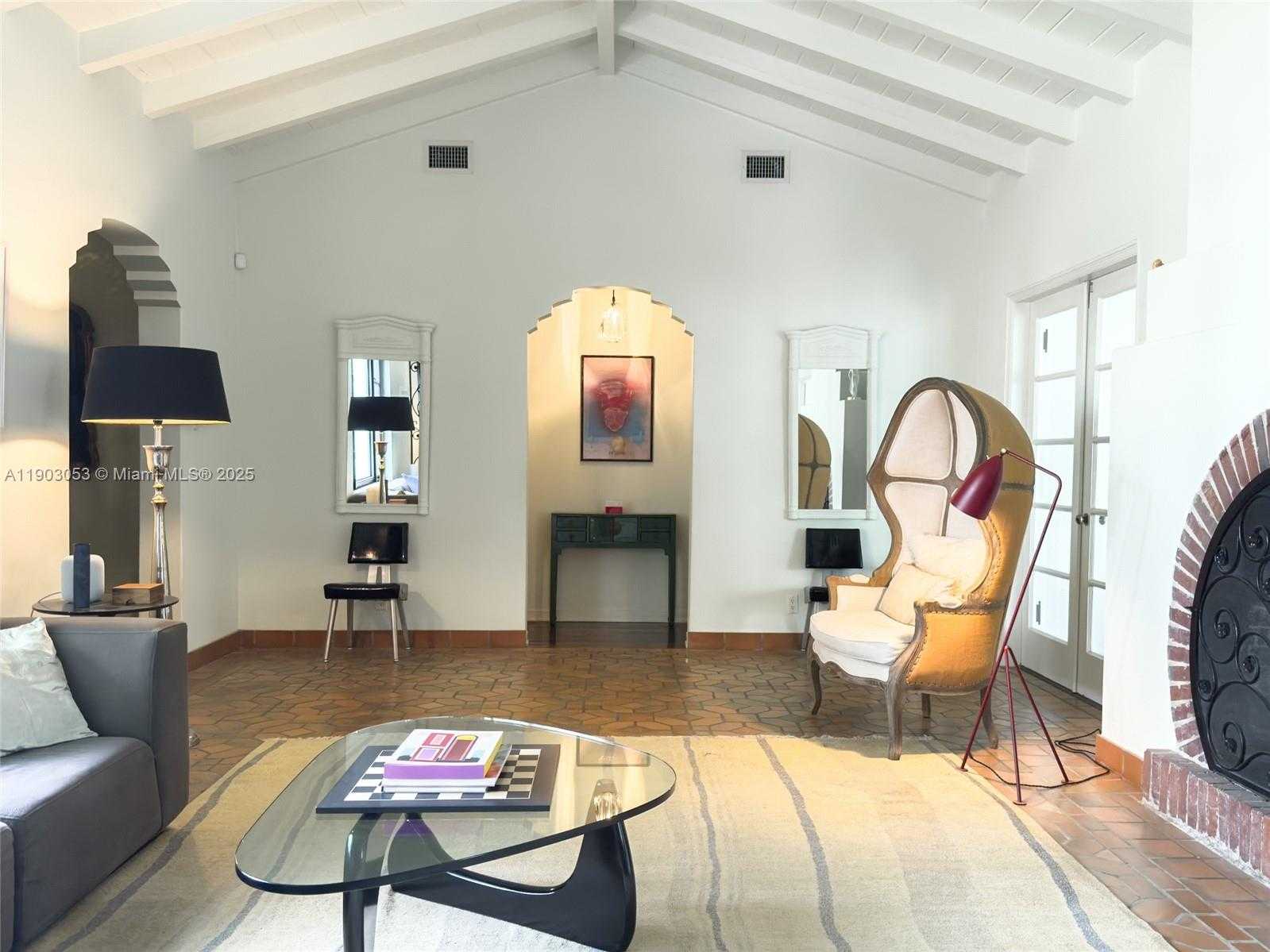 Small Image of 658 NORTH EAST 73RD ST, Miami Number 26