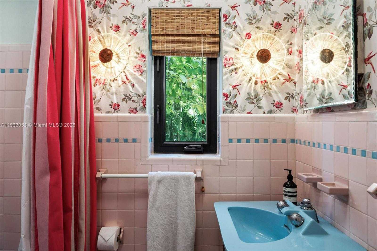 Small Image of 658 NORTH EAST 73RD ST, Miami Number 30