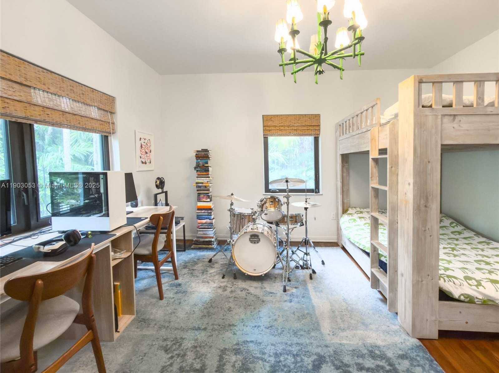 Small Image of 658 NORTH EAST 73RD ST, Miami Number 31