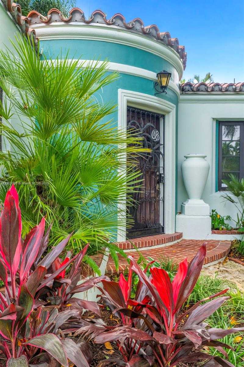 Small Image of 658 NORTH EAST 73RD ST, Miami Number 4