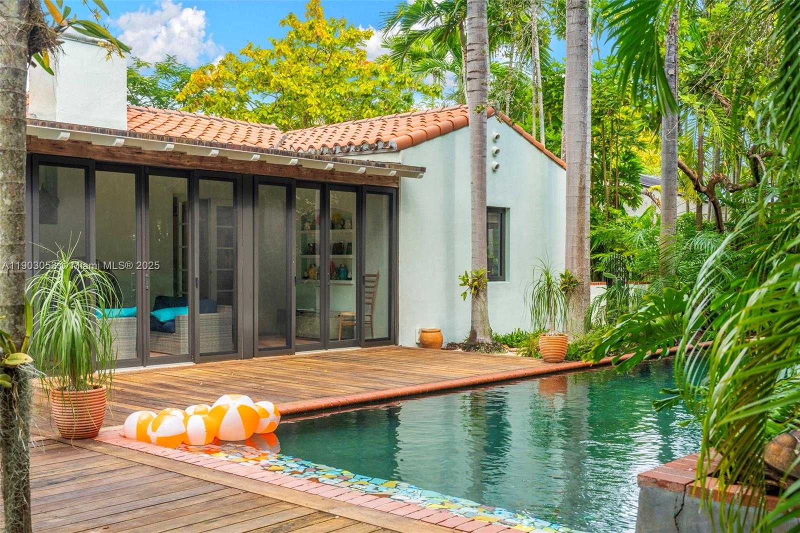 Small Image of 658 NORTH EAST 73RD ST, Miami Number 8