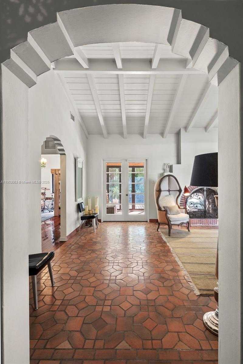 Small Image of 658 NORTH EAST 73RD ST, Miami Number 9