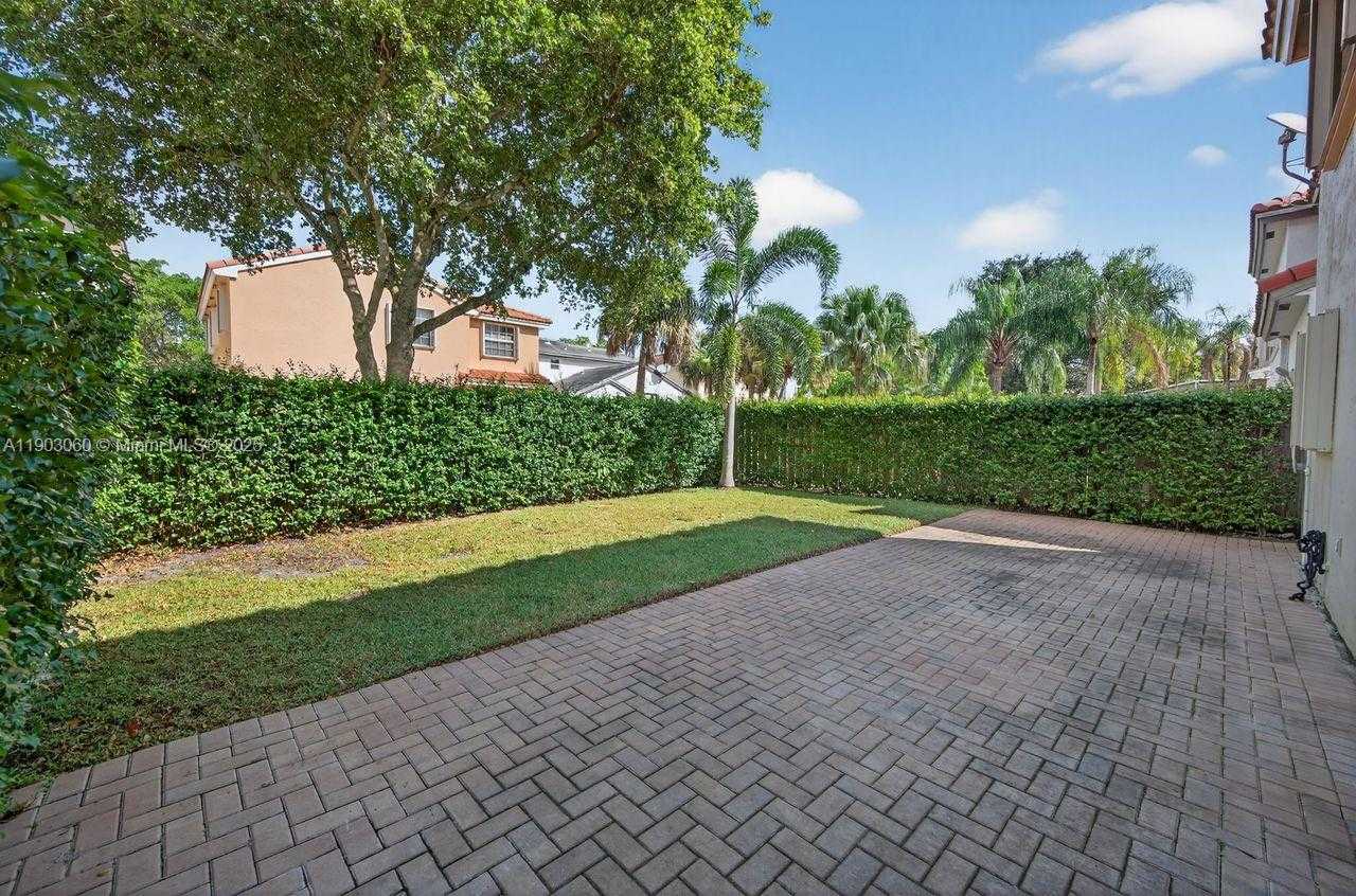 Small Image of 10753 LENOX RD, Cooper City Number 30