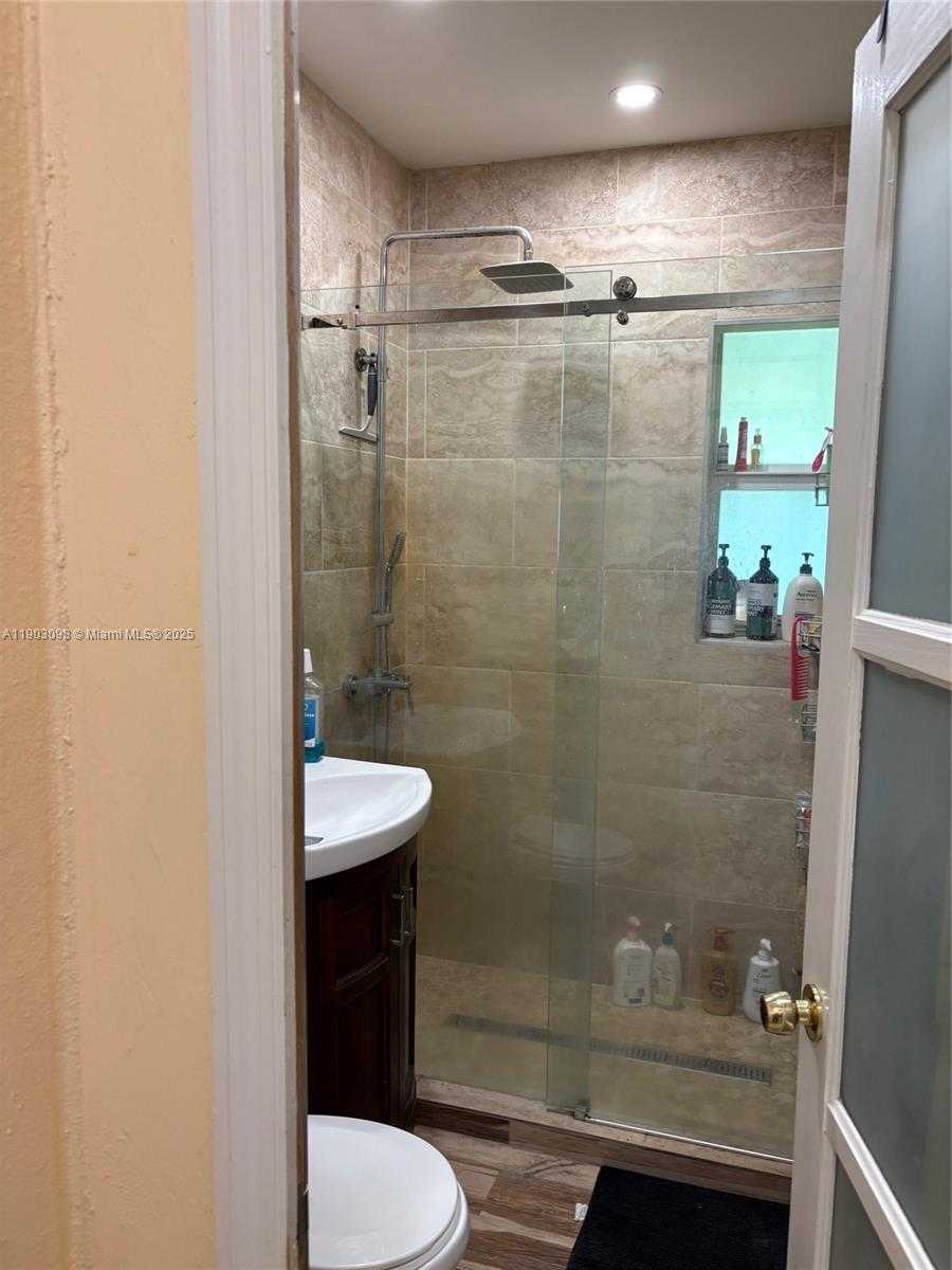 Small Image of 2901 NORTH WEST 163RD ST, Miami Gardens Number 6