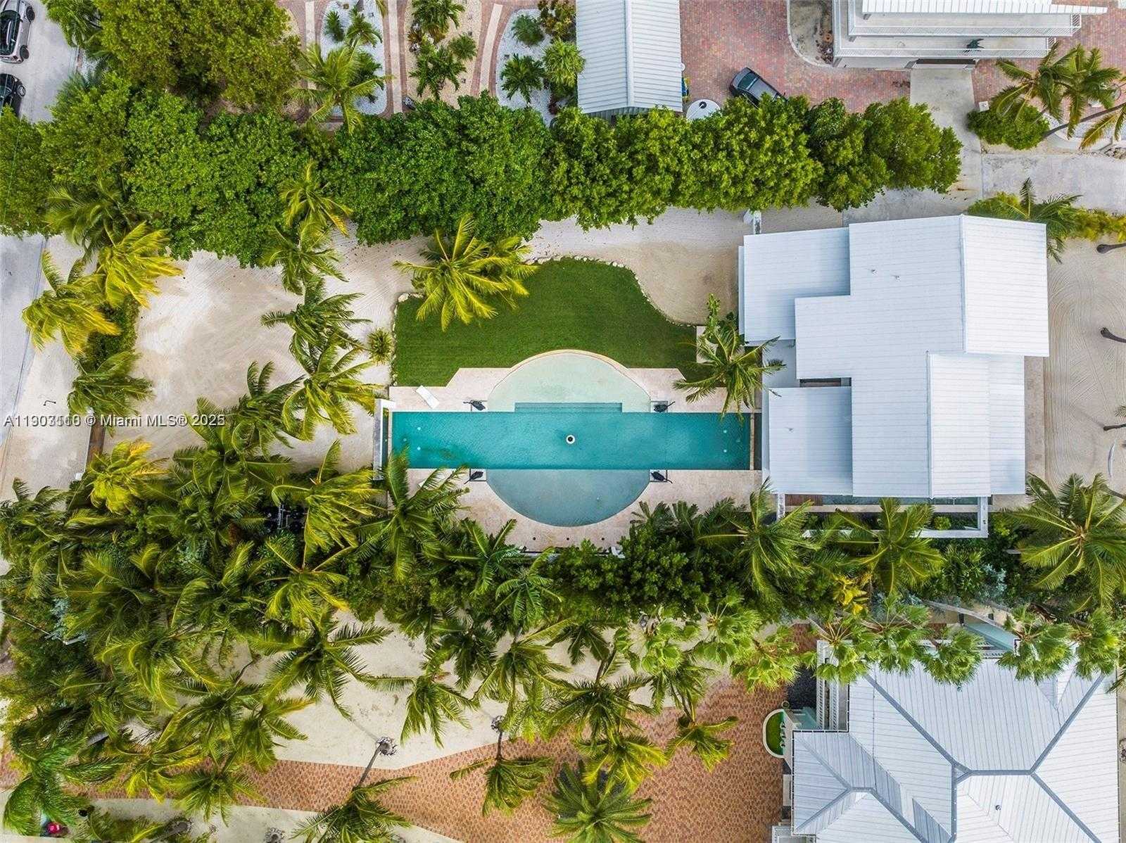 Imagen de Pequeño Objeto