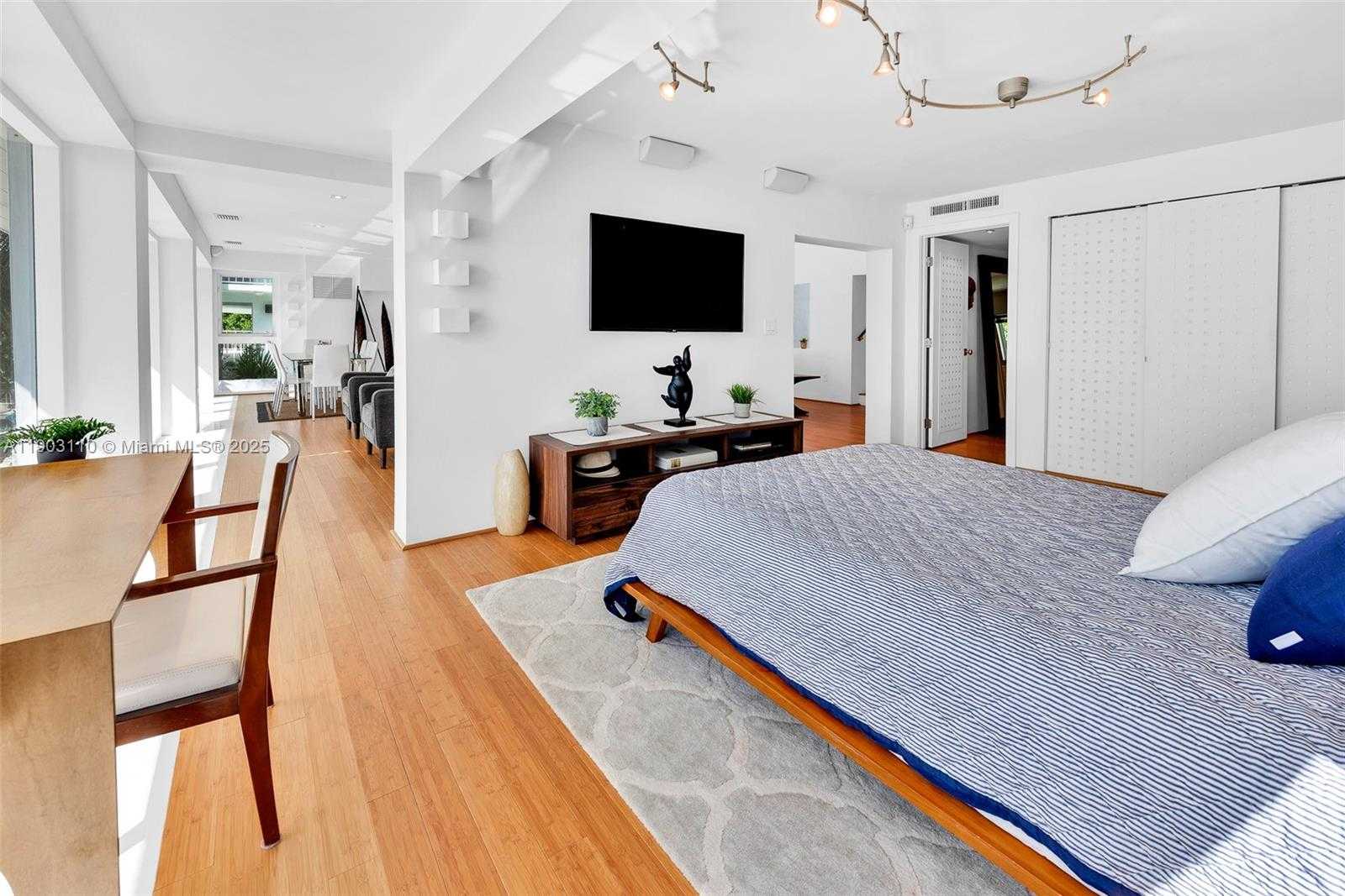 Imagen de Pequeño Objeto