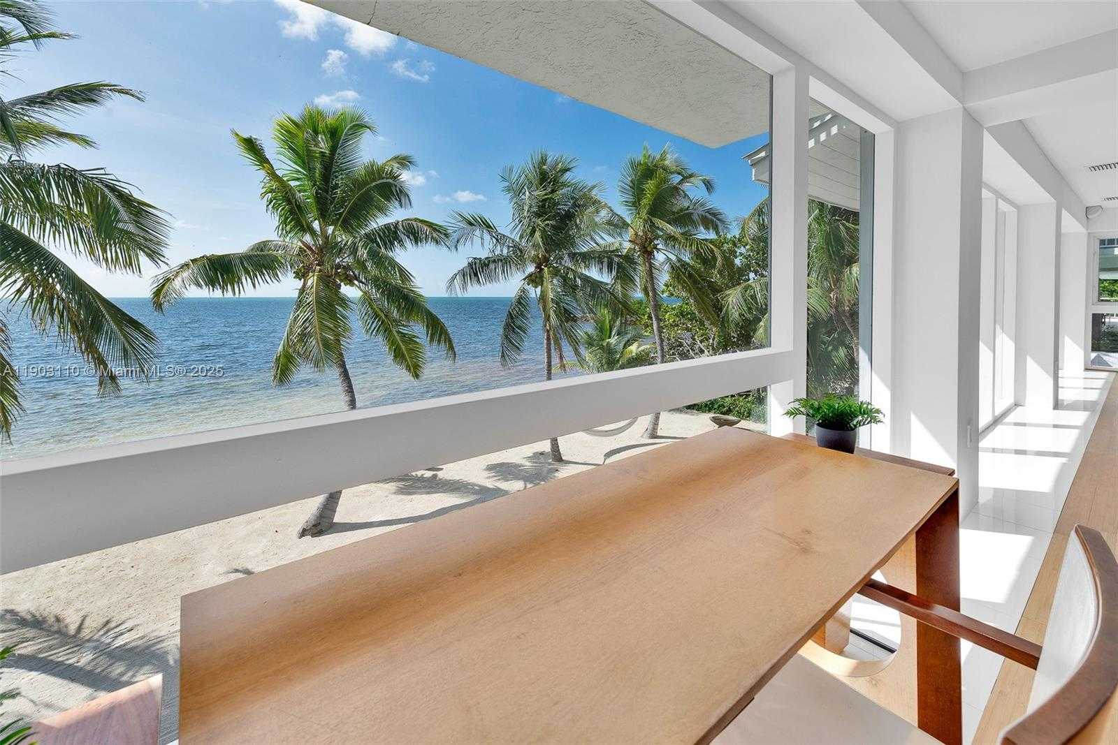 Imagen de Pequeño Objeto