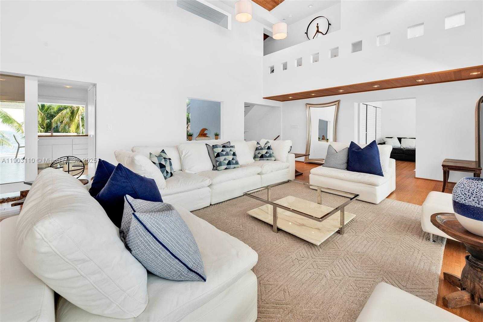 Imagen de Pequeño Objeto