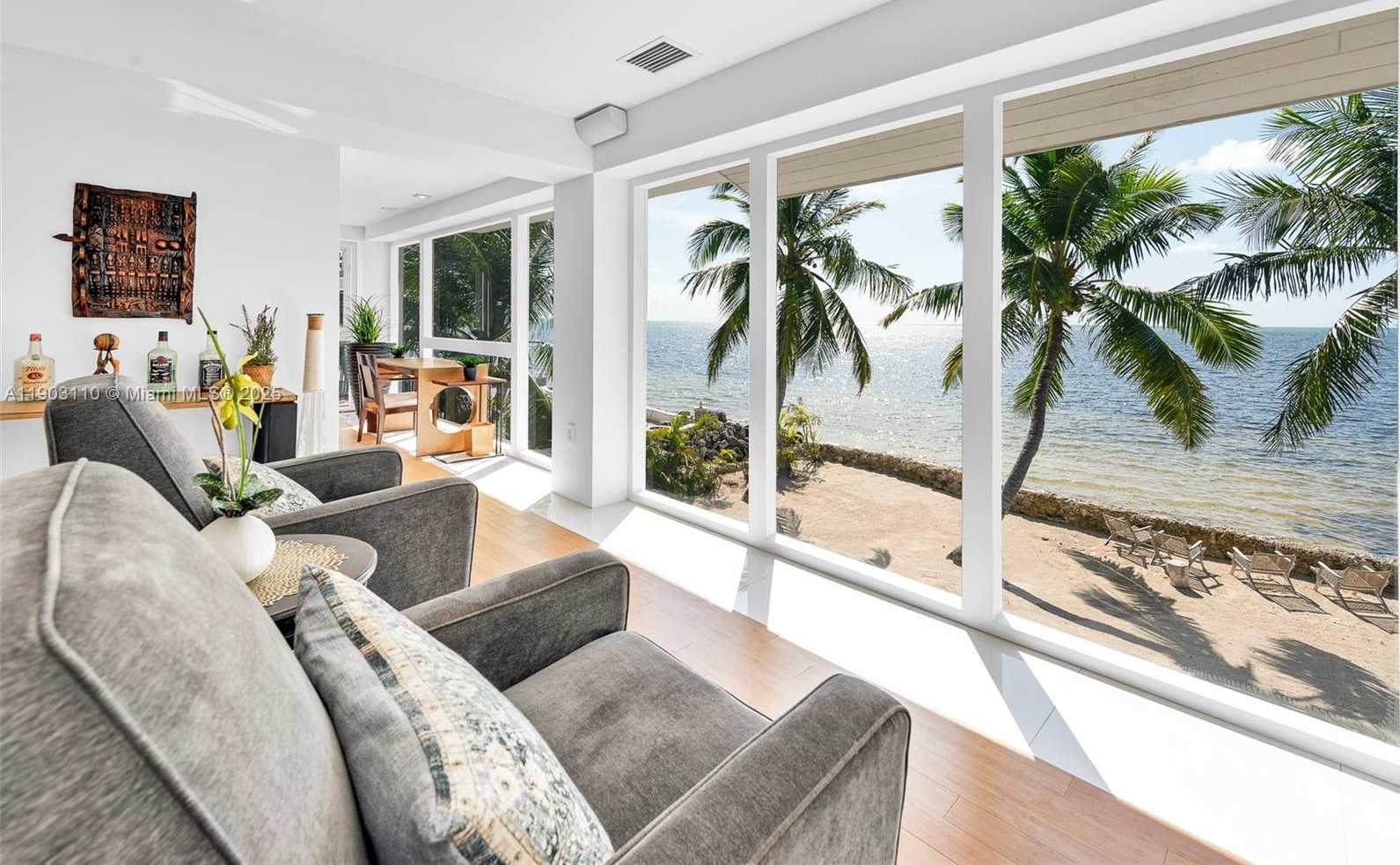 Imagen de Pequeño Objeto