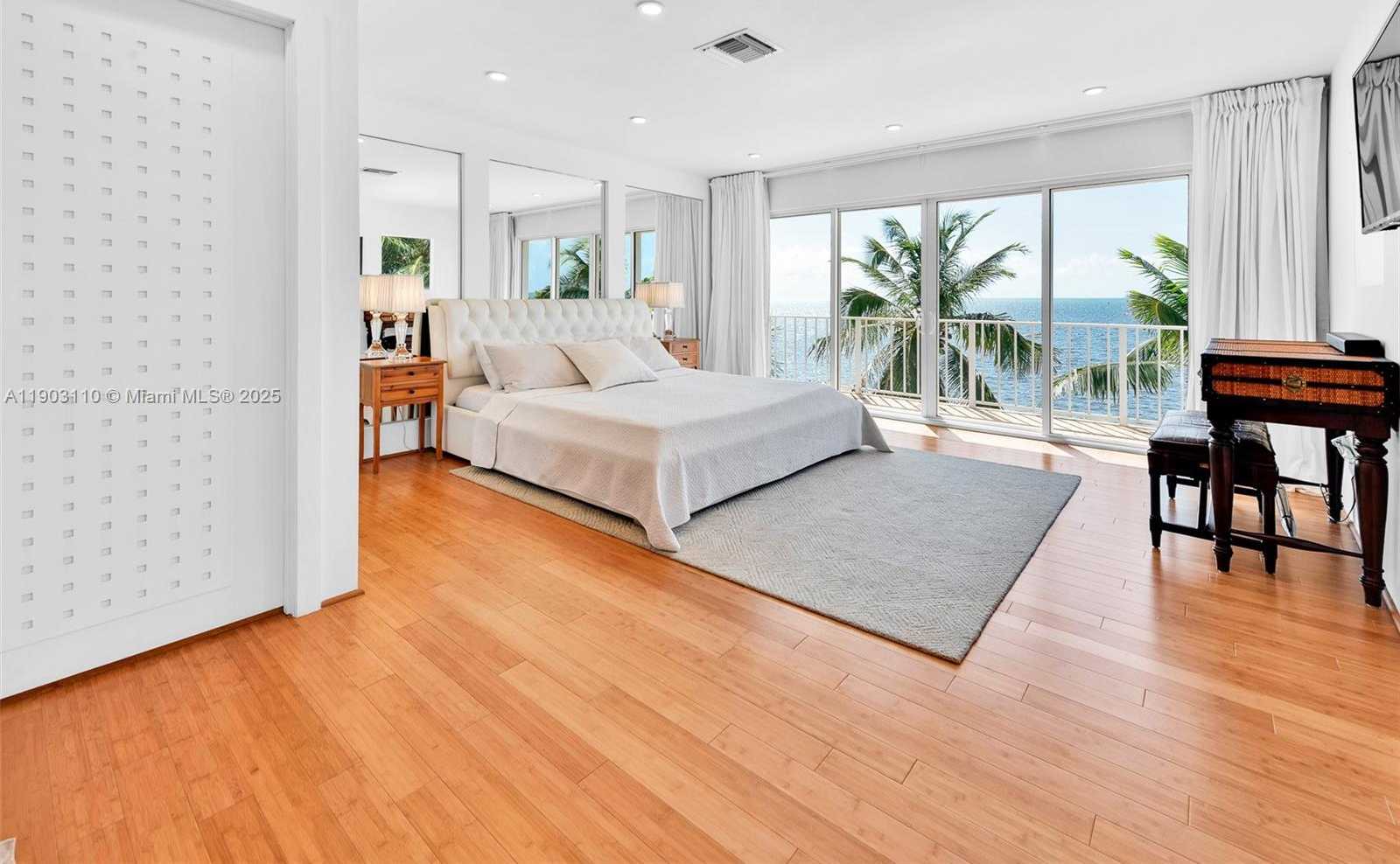 Imagen de Pequeño Objeto