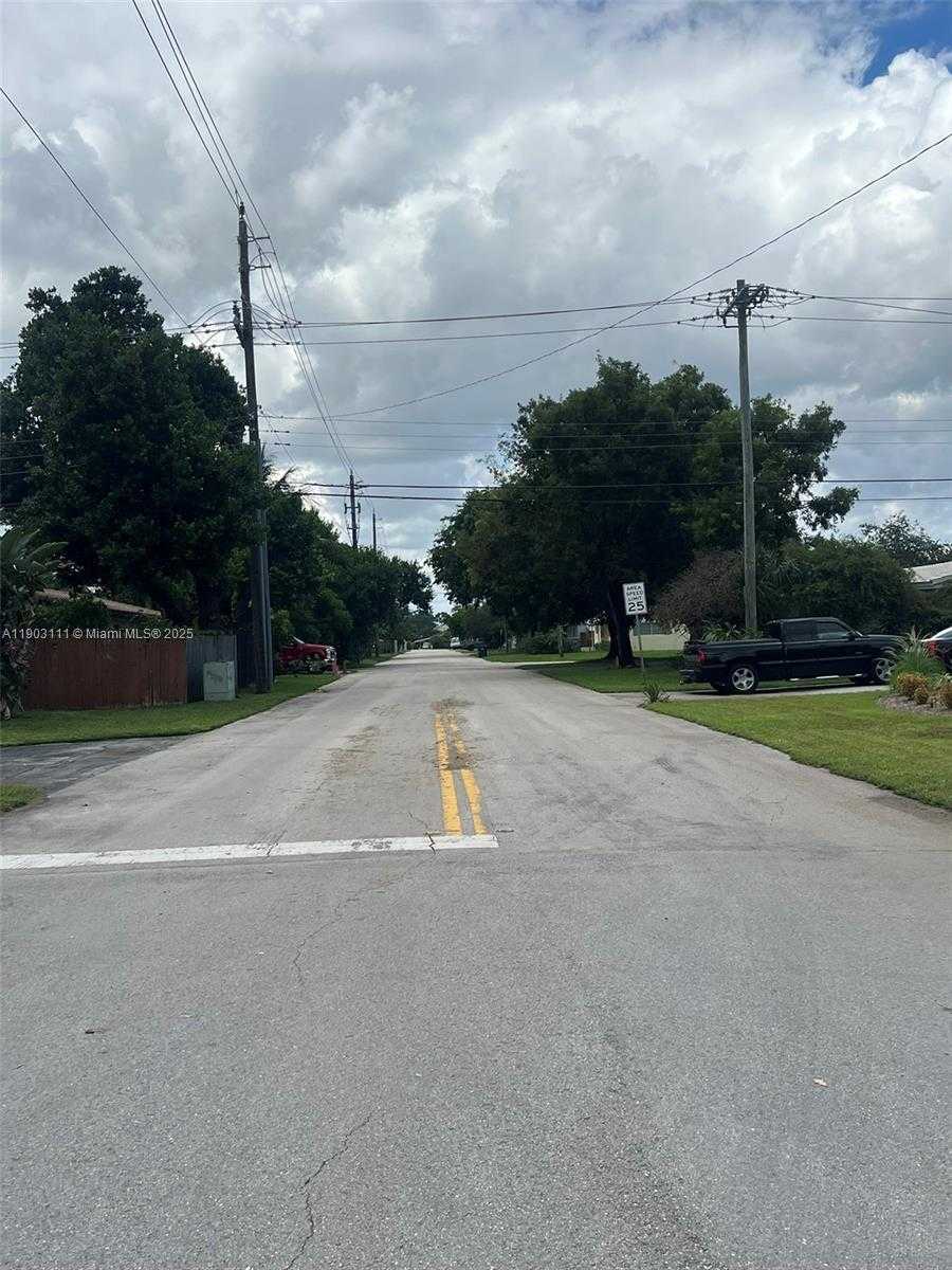 Small Image of 281 NORTH EAST 41ST ST, Oakland Park Number 14