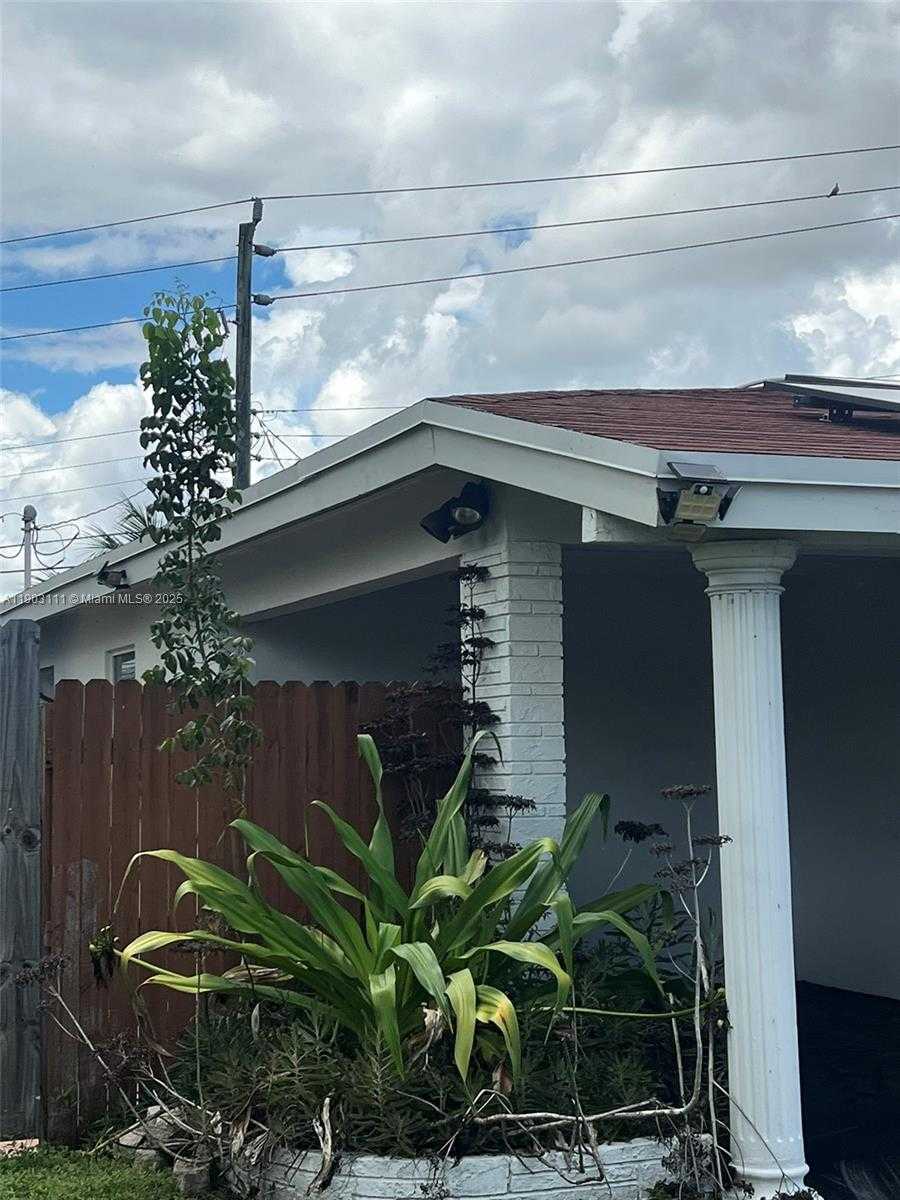 Small Image of 281 NORTH EAST 41ST ST, Oakland Park Number 16