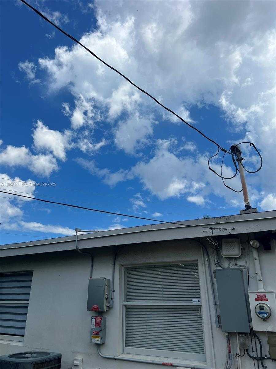 Small Image of 281 NORTH EAST 41ST ST, Oakland Park Number 77