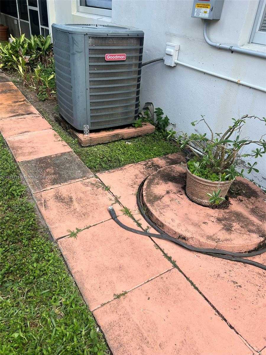 Small Image of 281 NORTH EAST 41ST ST, Oakland Park Number 84