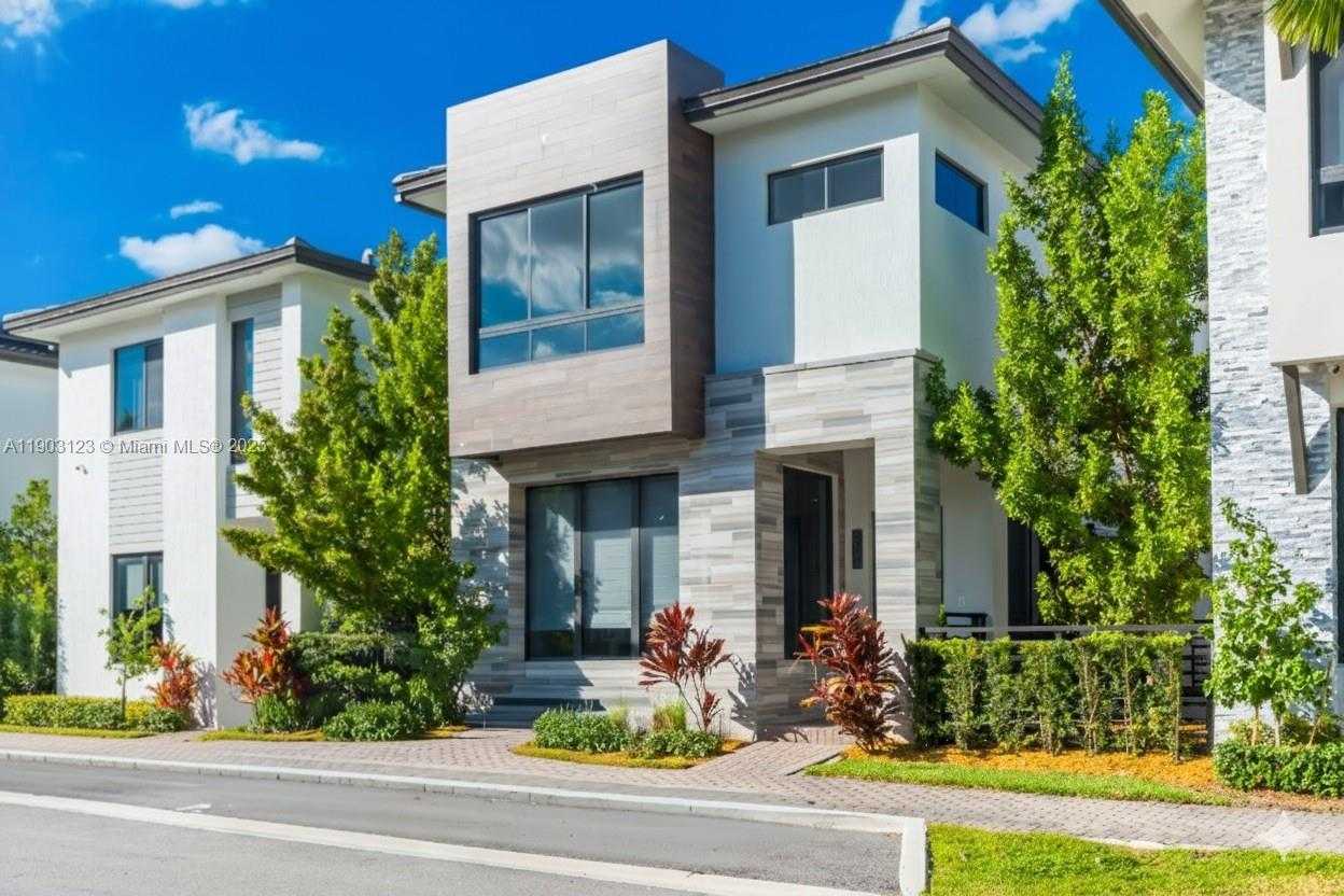 Small Image of 8013 NORTH WEST 42ND ST, Doral Number 1