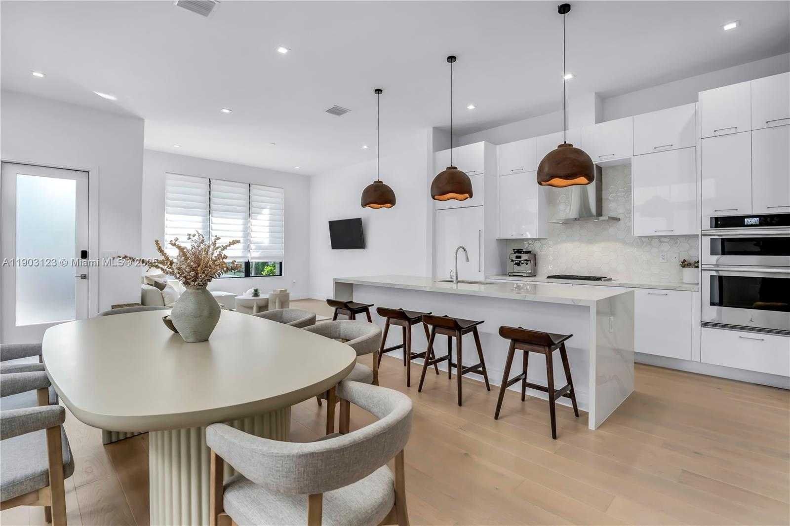 Small Image of 8013 NORTH WEST 42ND ST, Doral Number 15