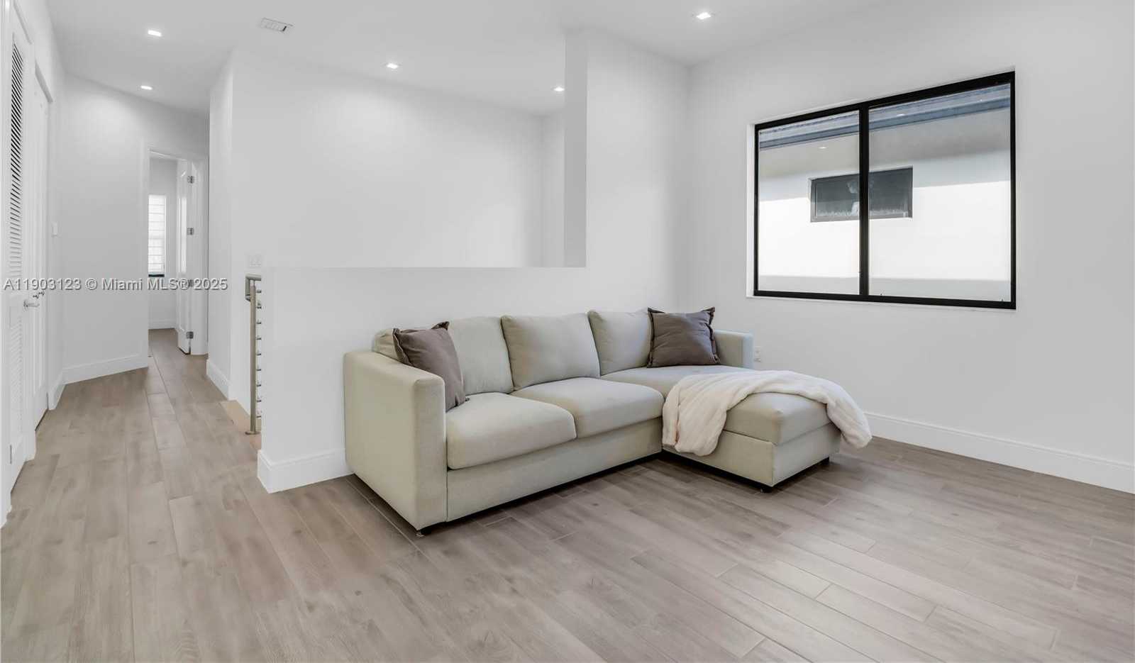 Small Image of 8013 NORTH WEST 42ND ST, Doral Number 18