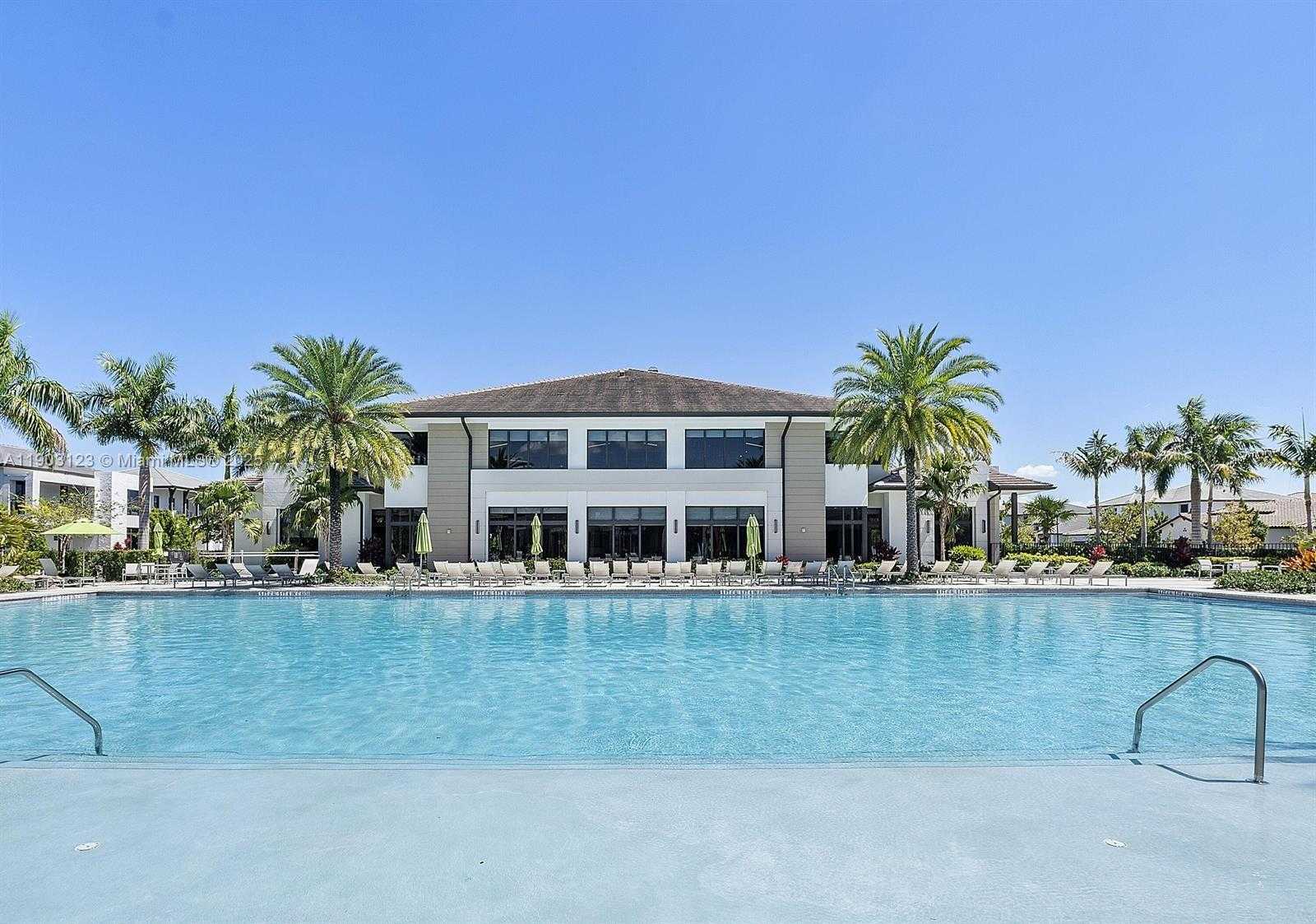 Small Image of 8013 NORTH WEST 42ND ST, Doral Number 30