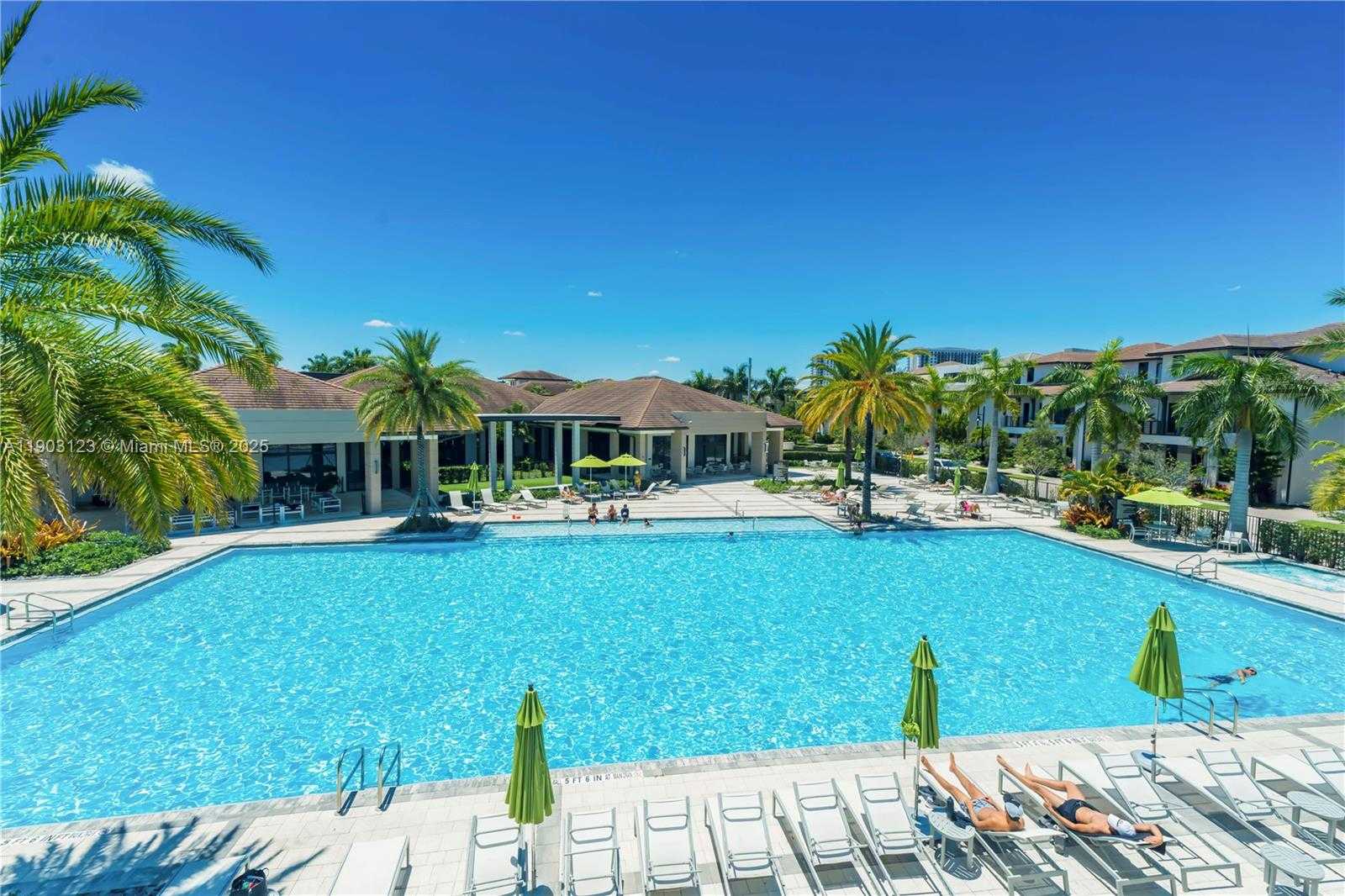 Small Image of 8013 NORTH WEST 42ND ST, Doral Number 32