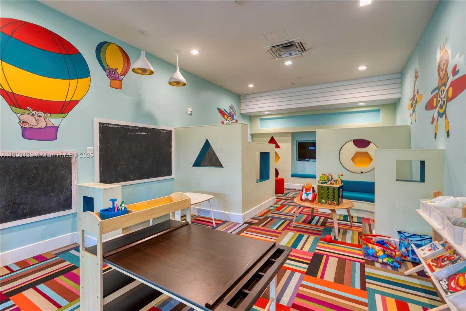 Small Image of 8013 NORTH WEST 42ND ST, Doral Number 39