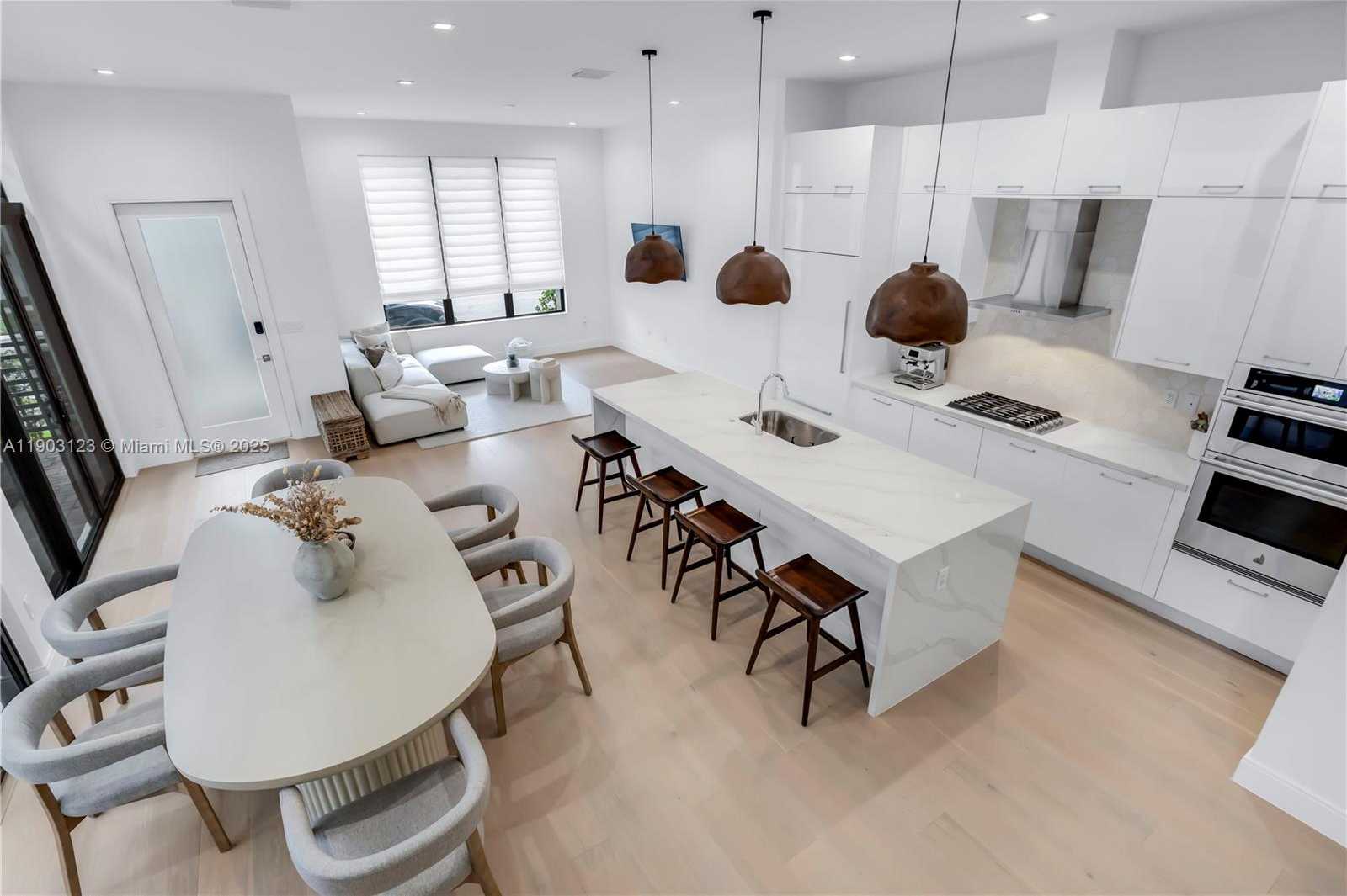 Small Image of 8013 NORTH WEST 42ND ST, Doral Number 7