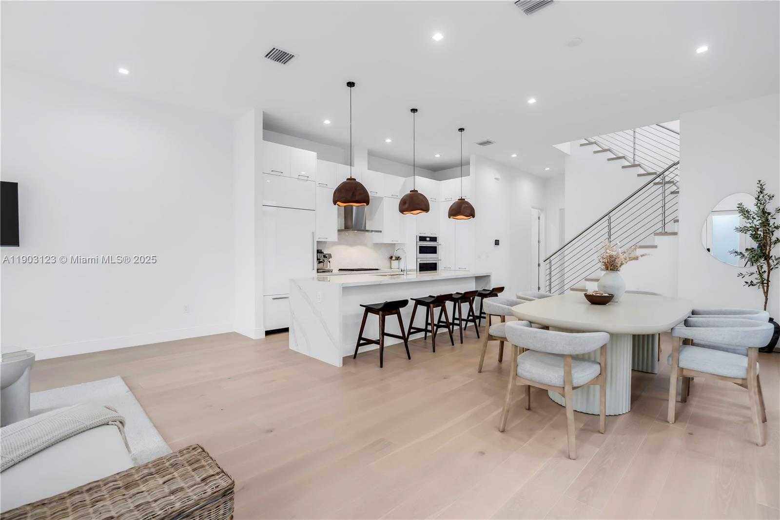 Small Image of 8013 NORTH WEST 42ND ST, Doral Number 8