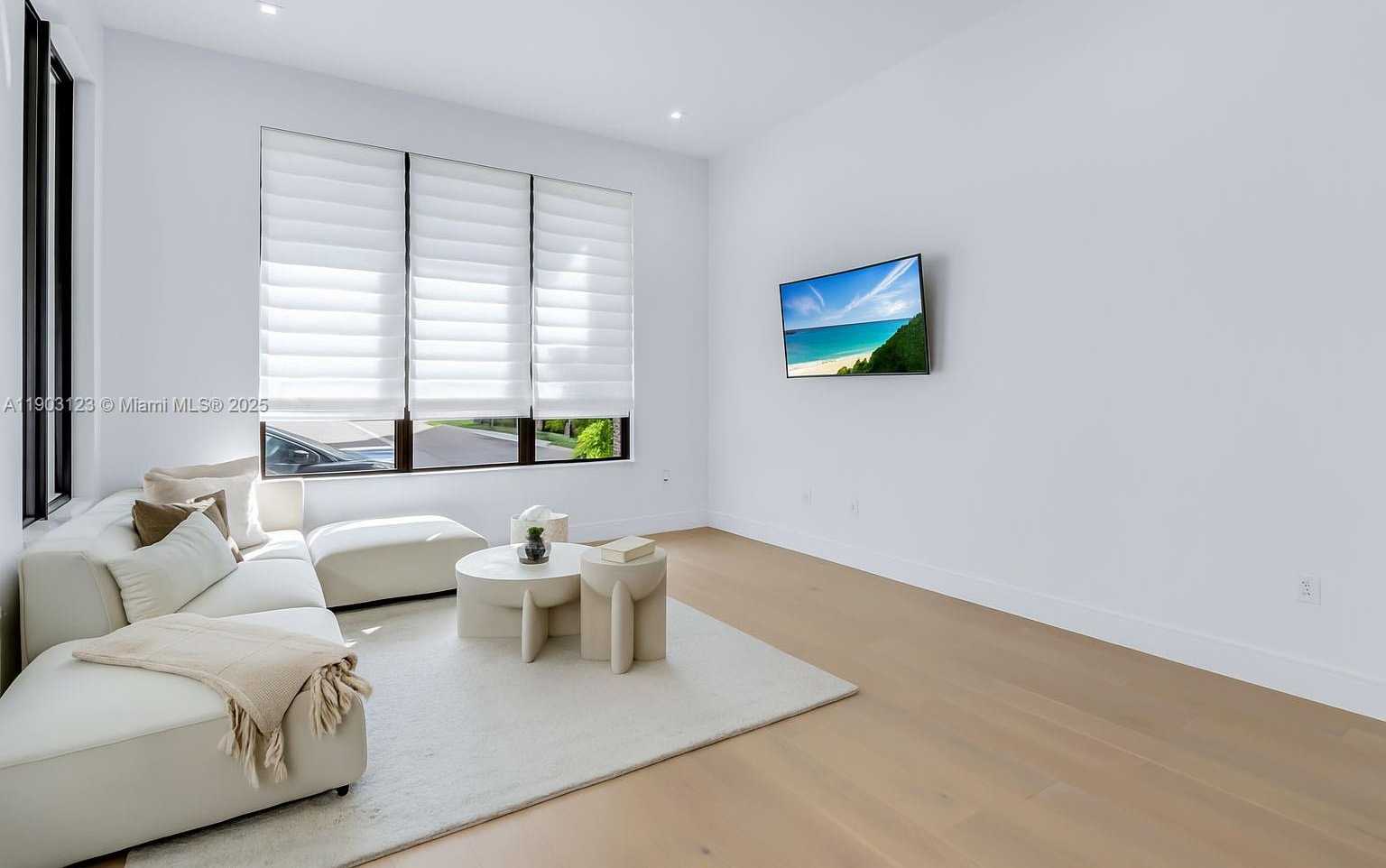 Small Image of 8013 NORTH WEST 42ND ST, Doral Number 9