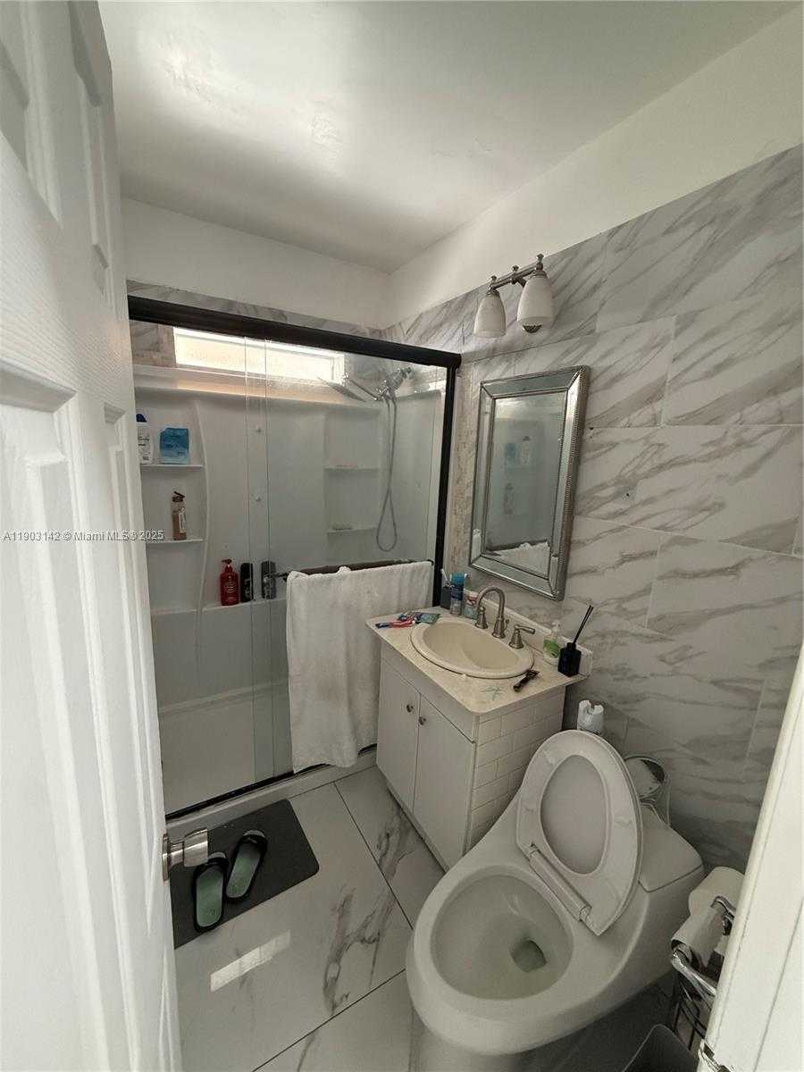 Small Image of 580 NORTH WEST 185TH ST, Miami Gardens Number 10