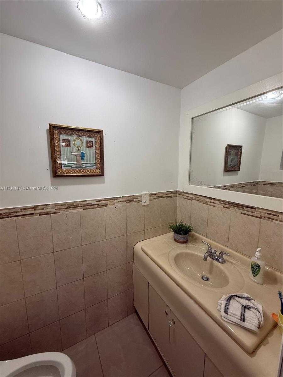 Small Image of 580 NORTH WEST 185TH ST, Miami Gardens Number 7