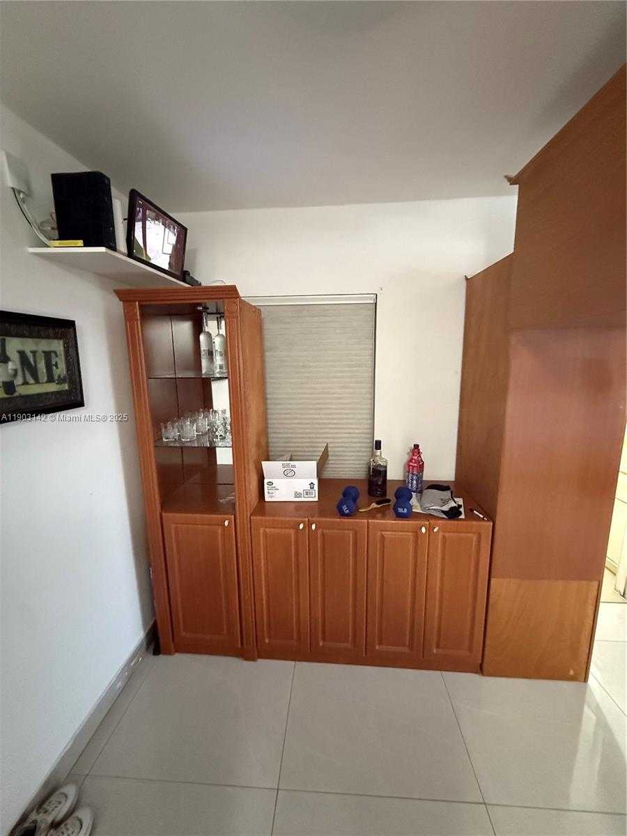 Small Image of 580 NORTH WEST 185TH ST, Miami Gardens Number 8