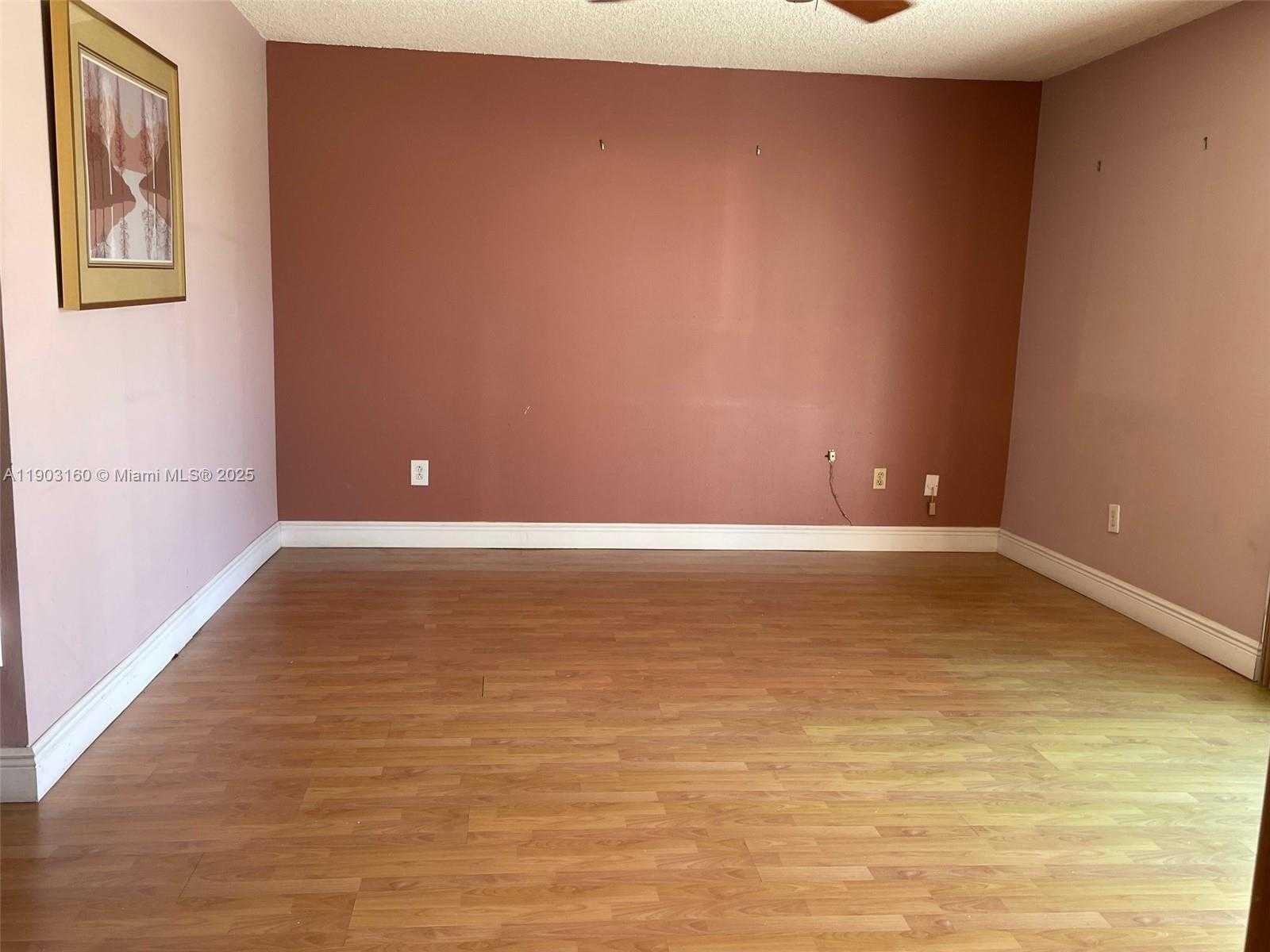 Small Image of 14604 SOUTH WEST 60TH TER, Miami Number 14