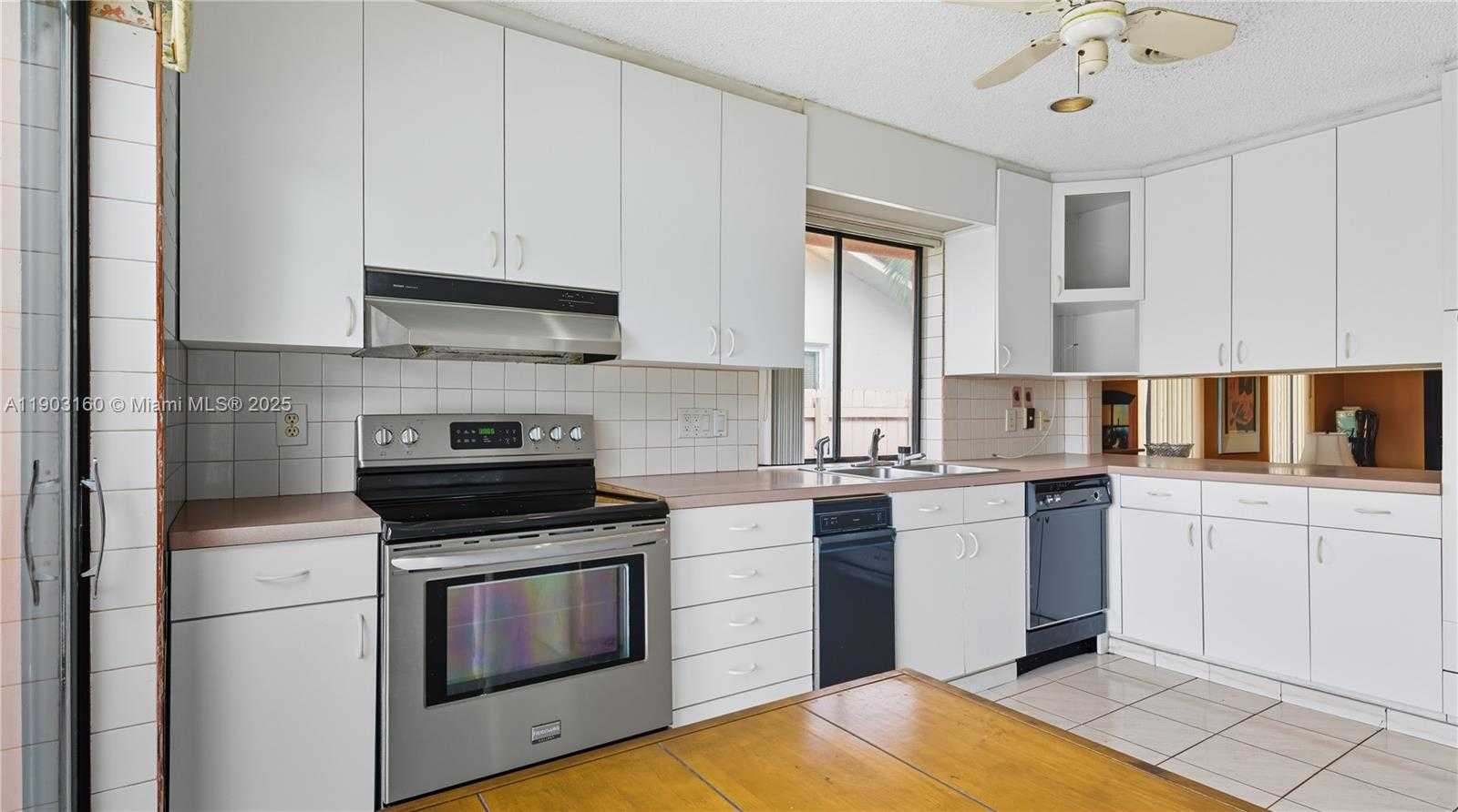 Small Image of 14604 SOUTH WEST 60TH TER, Miami Number 23