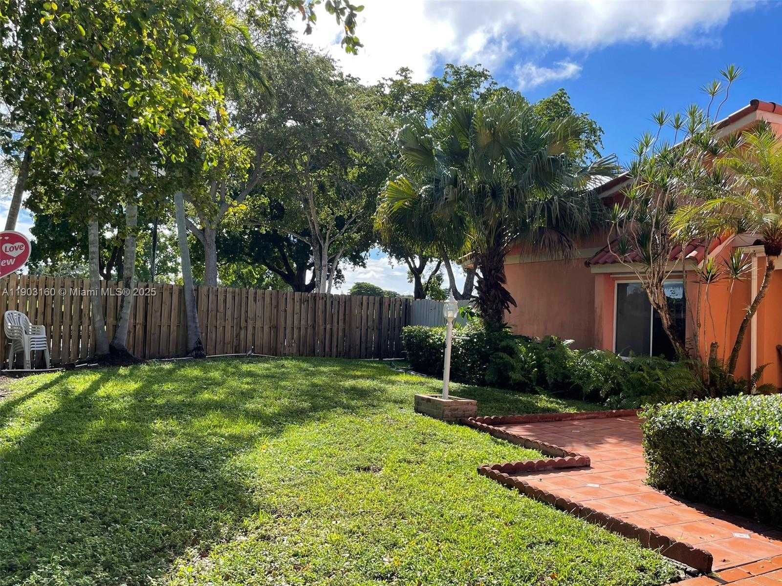 Small Image of 14604 SOUTH WEST 60TH TER, Miami Number 25