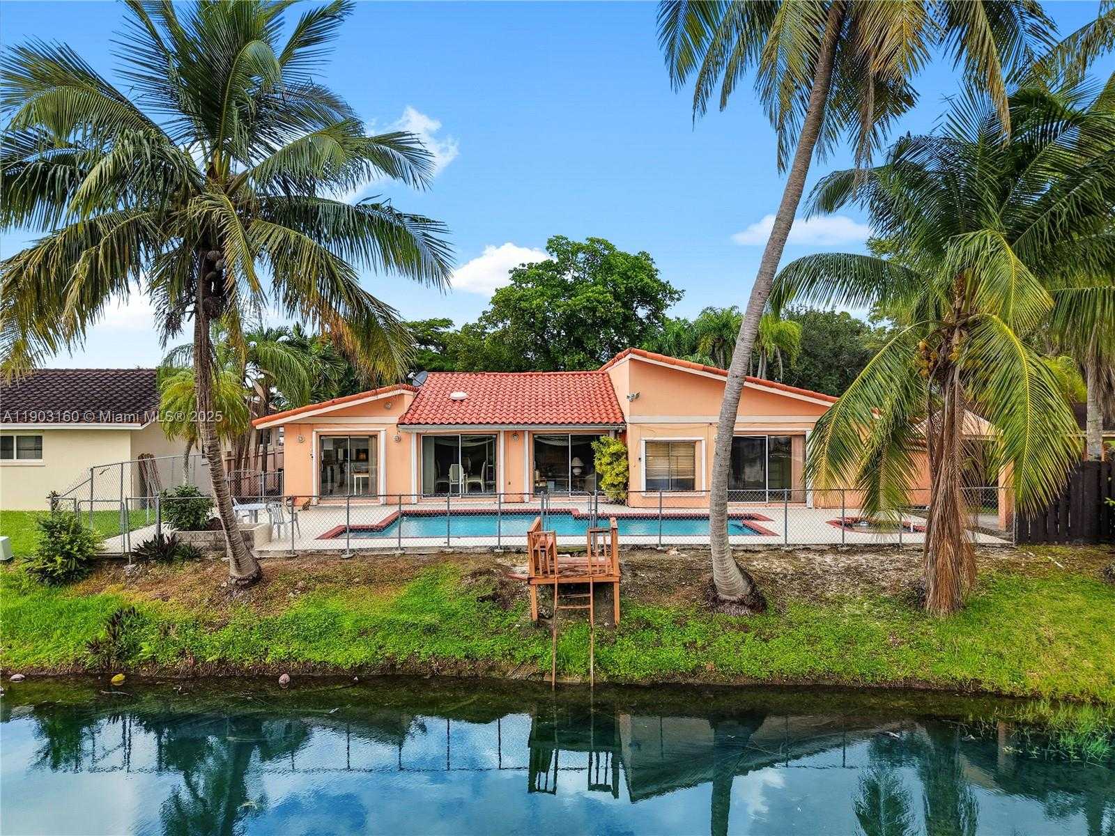 Small Image of 14604 SOUTH WEST 60TH TER, Miami Number 28