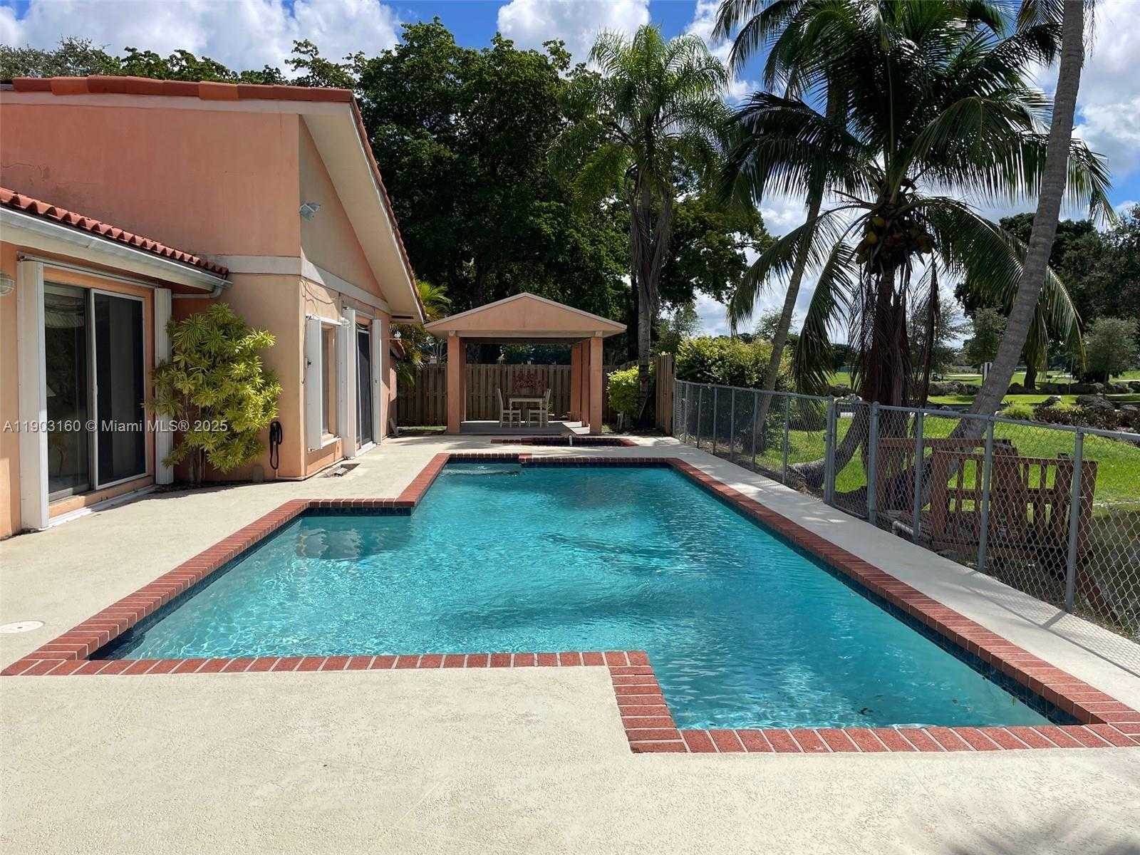 Small Image of 14604 SOUTH WEST 60TH TER, Miami Number 29