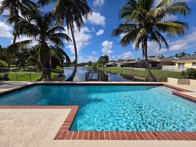 Small Image of 14604 SOUTH WEST 60TH TER, Miami Number 3