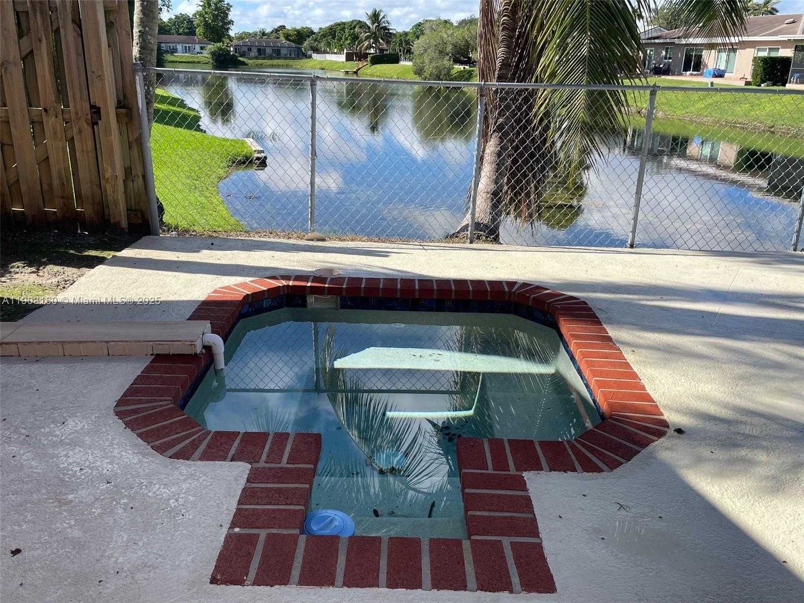 Small Image of 14604 SOUTH WEST 60TH TER, Miami Number 30