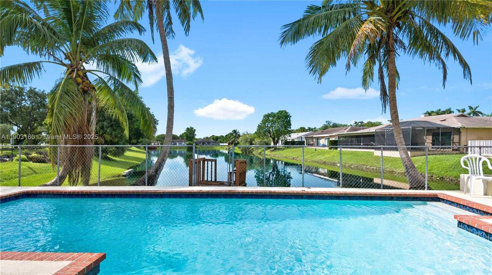 Small Image of 14604 SOUTH WEST 60TH TER, Miami Number 31