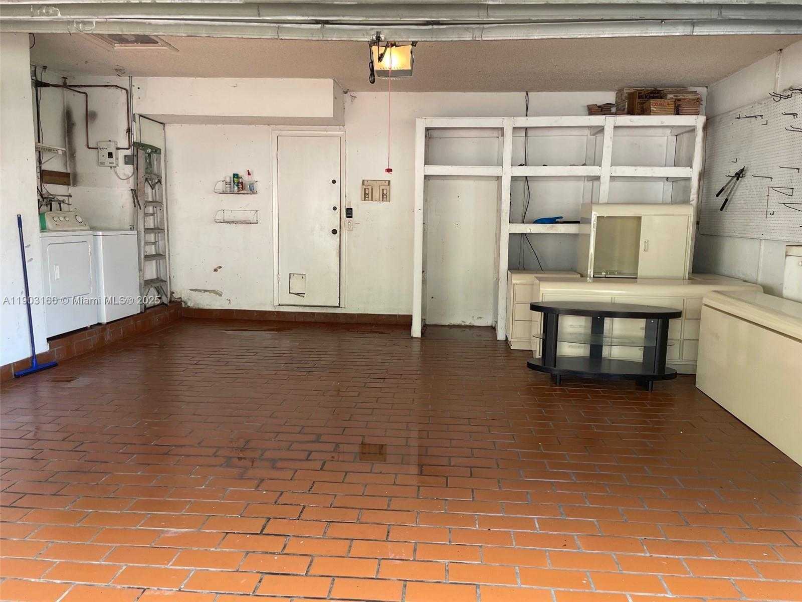 Small Image of 14604 SOUTH WEST 60TH TER, Miami Number 33