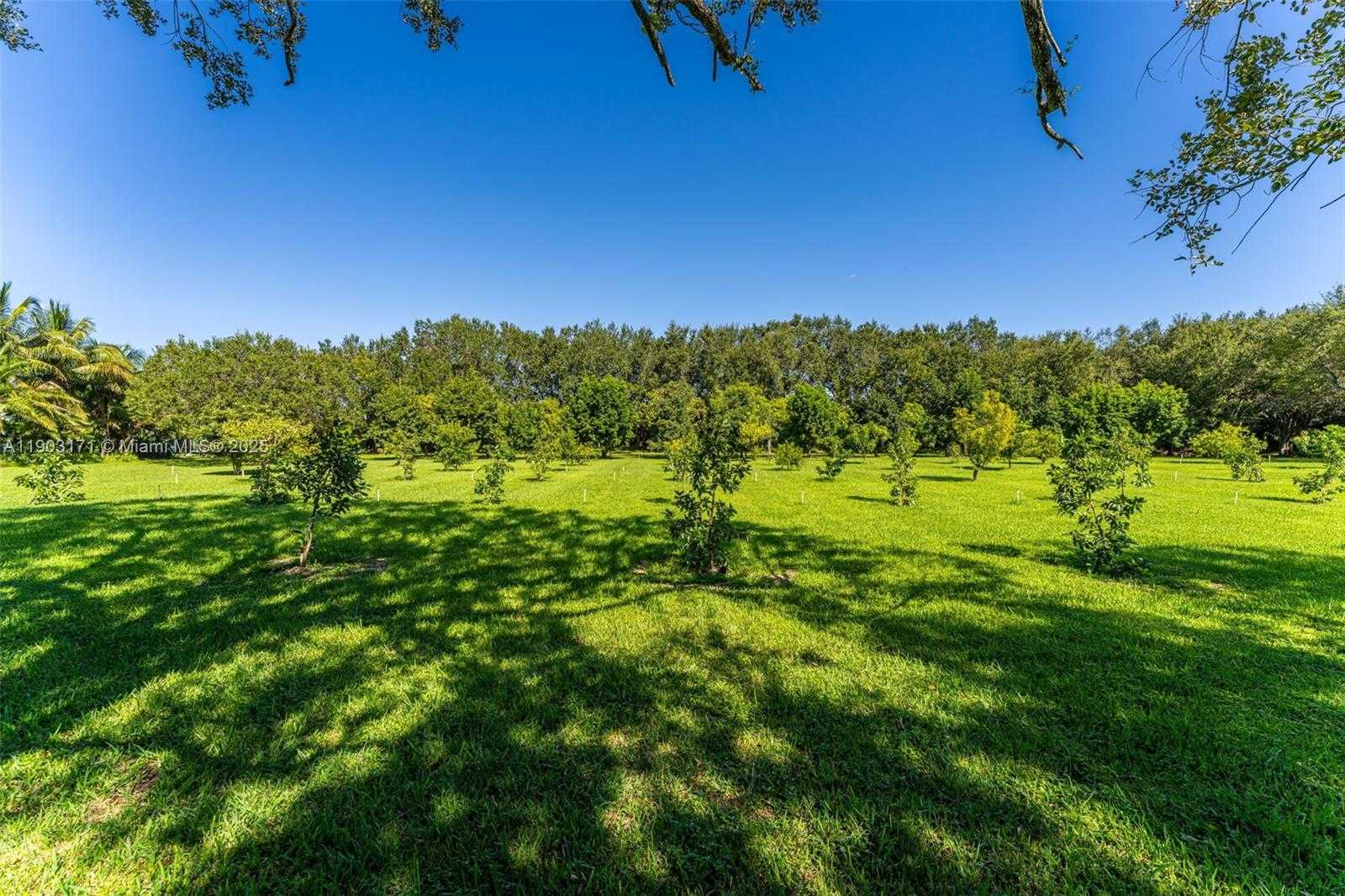 Small Image of 15000 SOUTH WEST 200TH ST, Miami Number 12