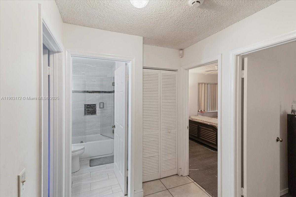 Small Image of 1600 SOUTH WEST 87TH AVE, Pembroke Pines Number 17