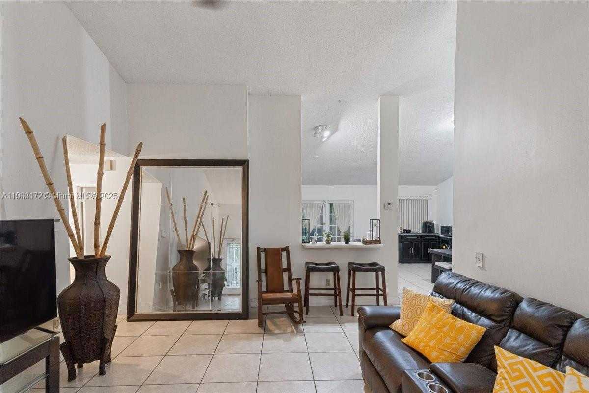 Small Image of 1600 SOUTH WEST 87TH AVE, Pembroke Pines Number 2