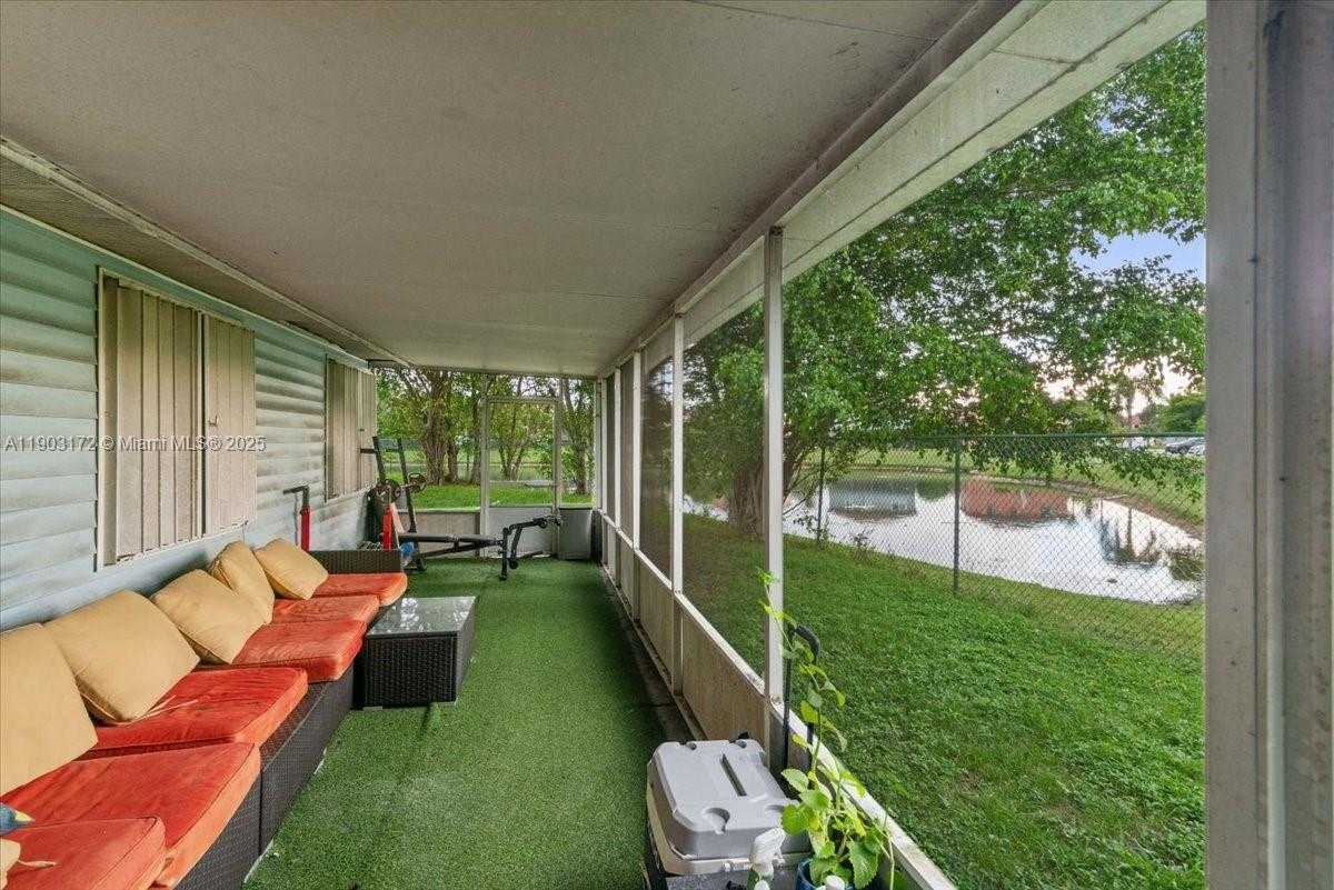 Small Image of 1600 SOUTH WEST 87TH AVE, Pembroke Pines Number 21