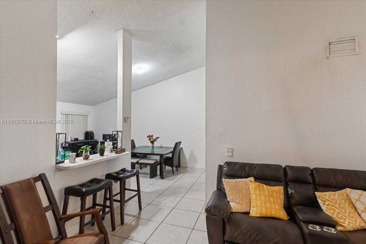 Small Image of 1600 SOUTH WEST 87TH AVE, Pembroke Pines Number 5