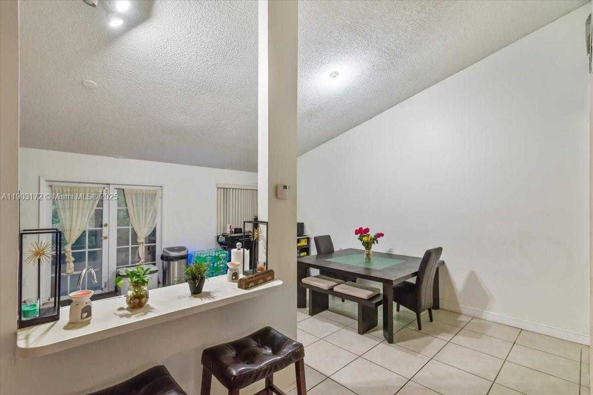 Small Image of 1600 SOUTH WEST 87TH AVE, Pembroke Pines Number 6