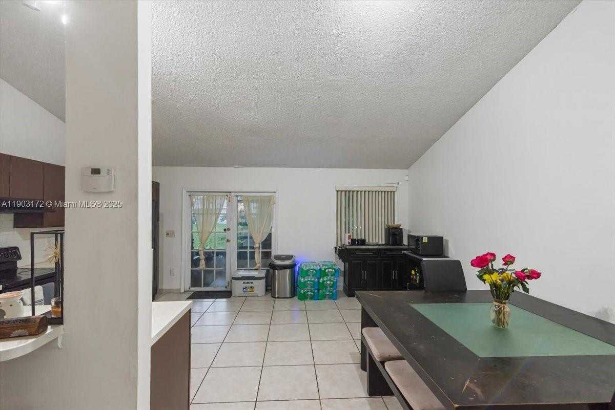 Small Image of 1600 SOUTH WEST 87TH AVE, Pembroke Pines Number 7