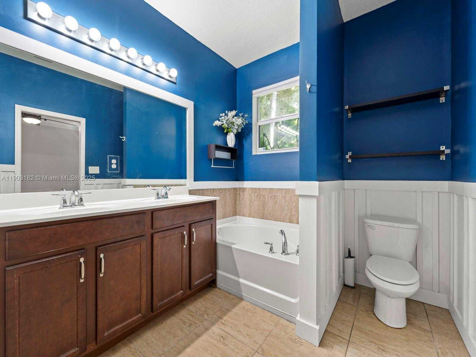 Small Image of 2101 NORTH WEST 15TH TER, Homestead Number 19